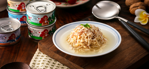 ناتشورال كيتي طعام رطب بنكهة الدجاج والبط مع المرق للقطط البالغة والصغيرة